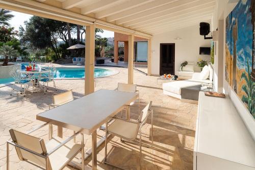 Agrigento Villa Sleeps 14 Pool Air Con Wifi