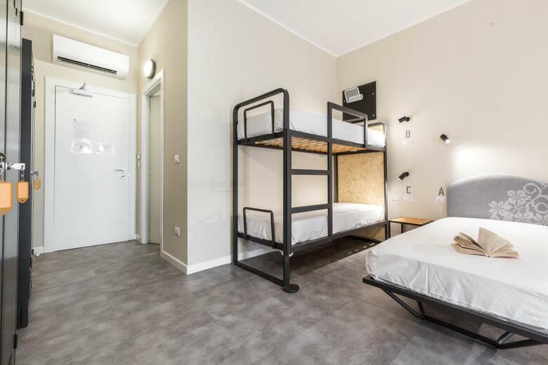 Piccolo Catalunya Hostel