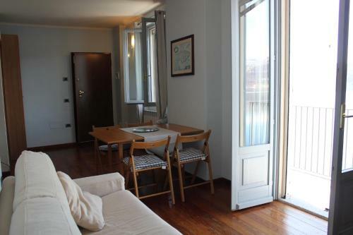 Lakefront Apartment With Spectacular Views