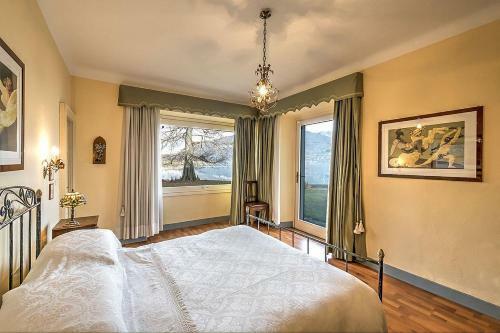 Annone Di Brianza Villa Sleeps 21 With Pool And Air Con