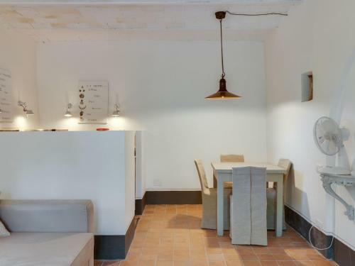 Secluded Apartment In Anghiari With Swimming Pool