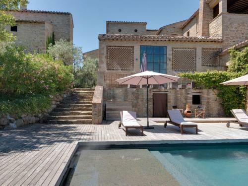 Secluded Apartment In Anghiari With Swimming Pool