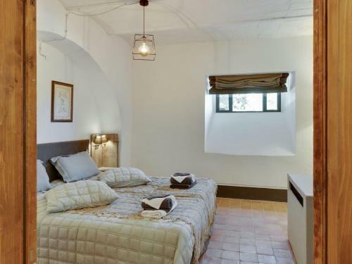 Secluded Apartment In Anghiari With Swimming Pool