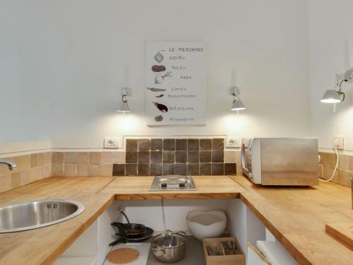 Secluded Apartment In Anghiari With Swimming Pool
