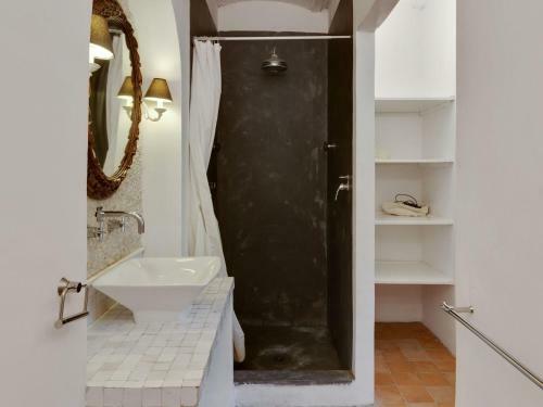 Secluded Apartment In Anghiari With Swimming Pool