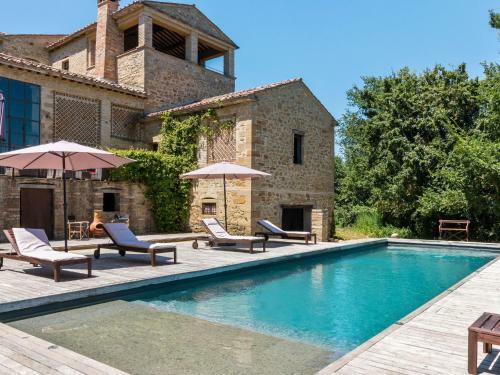 Stunning Apartment In Anghiari With Private Terrace