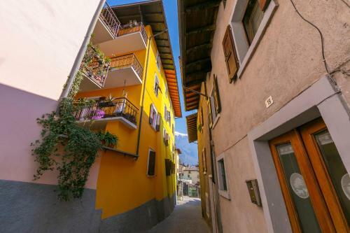 Sun House Apartments