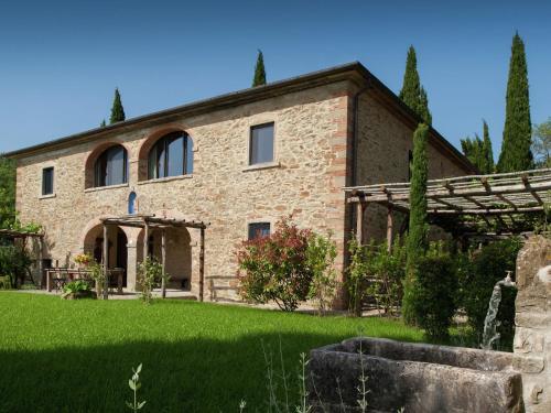 Villa With Private Pool On An Organic Wine Estate