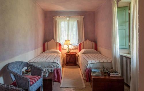 Argiano Villa Sleeps 16 Wifi