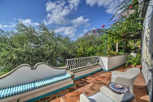 Arienzo Villa Sleeps 12 With Pool And Air Con