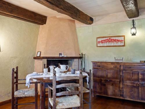 Captivating Apartment In Assisi With Swimming Pool