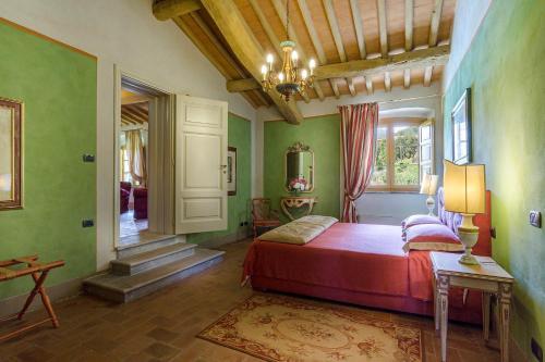 Badia Cantignano Villa Sleeps 12 With Pool And Air Con