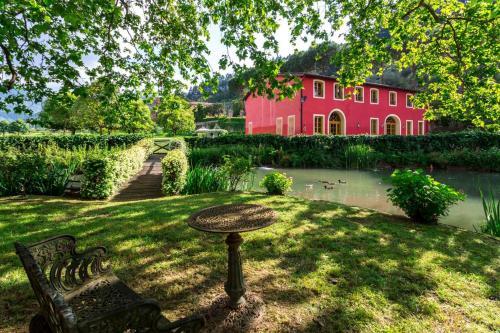 Badia Cantignano Villa Sleeps 12 With Pool And Air Con