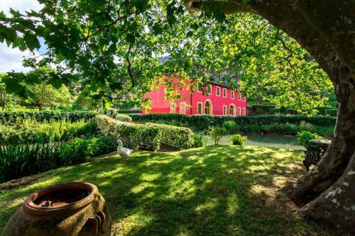 Badia Cantignano Villa Sleeps 12 With Pool And Air Con