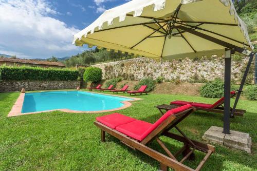 Badia Cantignano Villa Sleeps 22 With Pool And Air Con