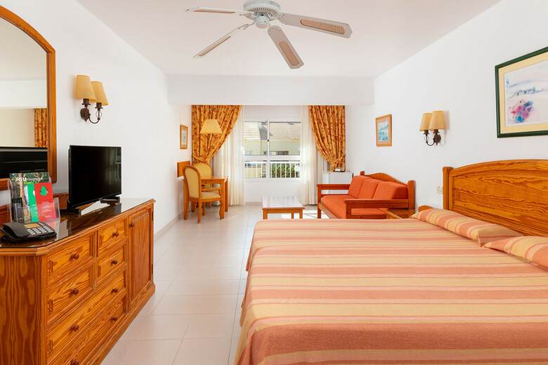 Hotel Riu Oliva Beach Resort