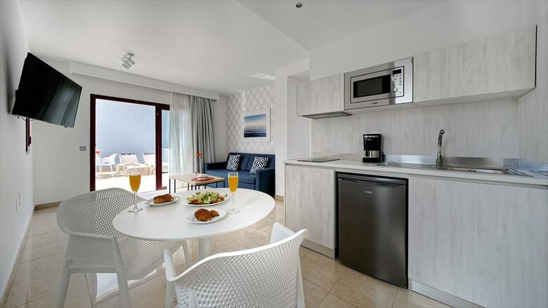 Hotel Broncemar Beach Suites