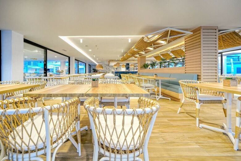 Hotel Broncemar Beach Suites