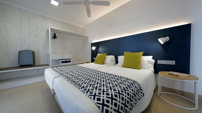 Hotel Broncemar Beach Suites