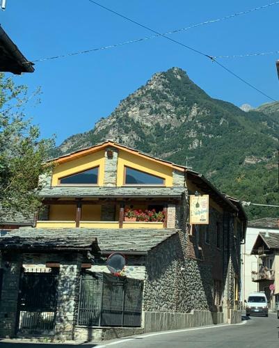 Hostal L?alpina Affittacamere