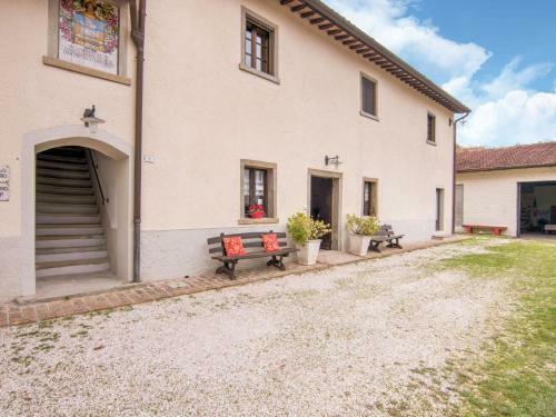 Homey Apartment In Borgo Pace With Jacuzzi