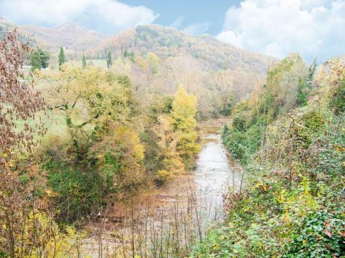 Homey Apartment In Borgo Pace With Jacuzzi