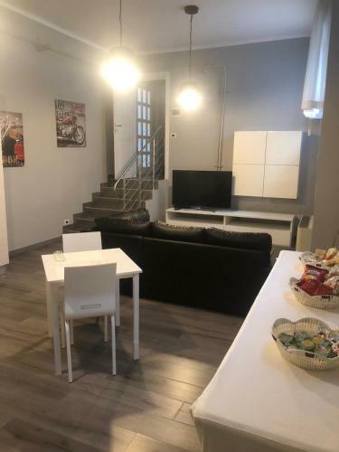 Hostal Casa Jomi Borghetto Lodi.