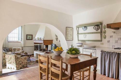 Villa Petrolo: B�ggina Country House