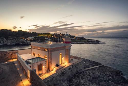 Brucoli Villa Sleeps 6 With Air Con
