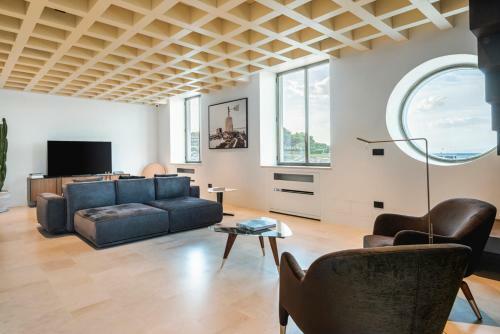 Brucoli Villa Sleeps 6 With Air Con