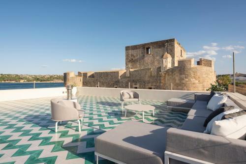 Brucoli Villa Sleeps 6 With Air Con