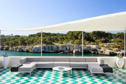 Brucoli Villa Sleeps 6 With Air Con