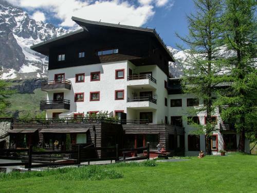 Stellar Apartment In Breuil-cervinia Near Matterhorn Peak