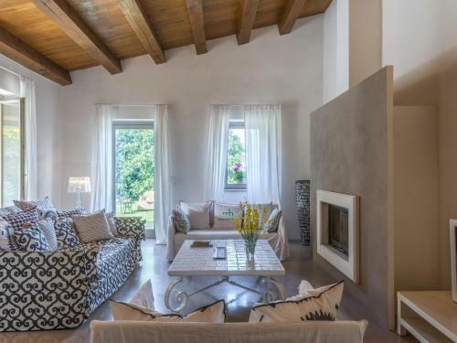 Luxurious Villa In Cagli With Indoor Swimming Pool