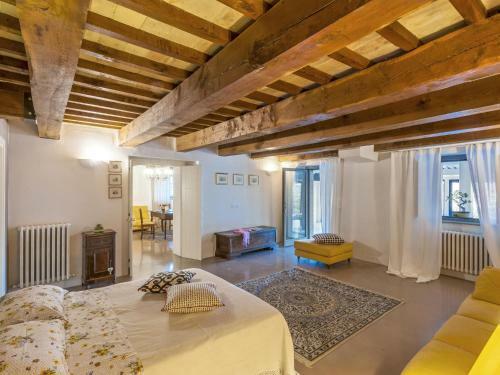 Luxurious Villa In Cagli With Indoor Swimming Pool