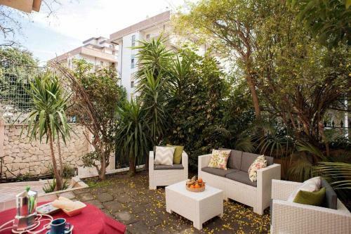 Elegante Villa Centro Citt� Giardino Barbeque Parcheggio Ideale Per 10pl
