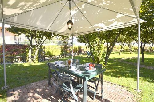 Calvanico Villa Sleeps 8 Wifi