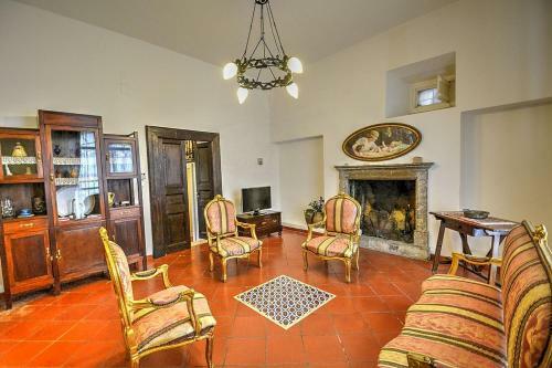 Calvanico Villa Sleeps 12 Air Con Wifi