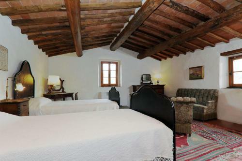 Calzaiolo Villa Sleeps 12 With Pool