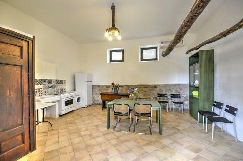 Calvanico Villa Sleeps 6 Air Con