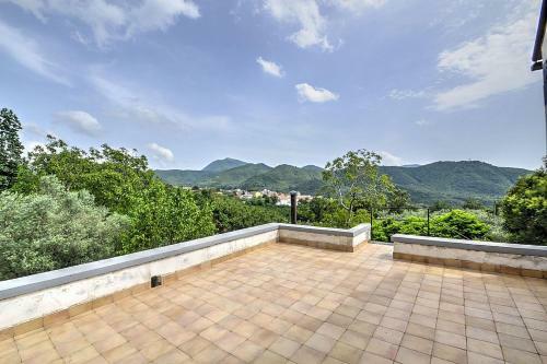 Calvanico Villa Sleeps 6 Air Con