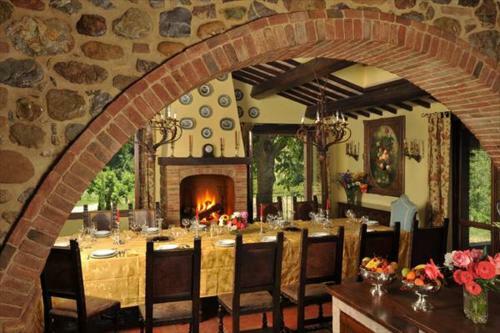 Canonica Villa Sleeps 6 Pool Air Con Wifi