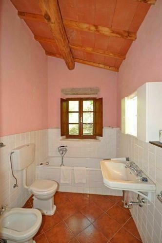 Apartment In Marsiliana Sleeps 4