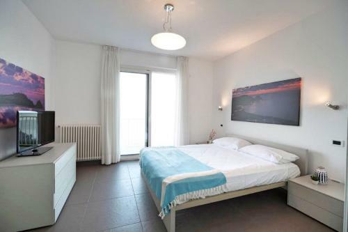 Scafa Villa Sleeps 12 With Pool Air Con And Wifi