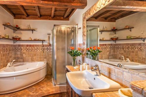 Capalbio Scalo Villa Sleeps 8 Pool Air Con Wifi