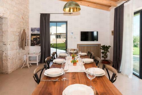 Helloapulia - Villa "i Trulli L'aia Di Cucumo"