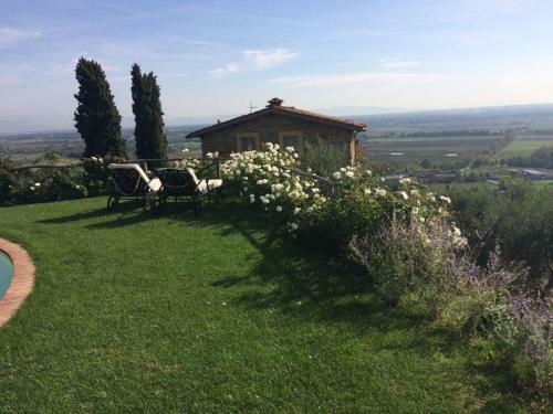 Luxury 6-bed Tuscan Villa Near Lucca
