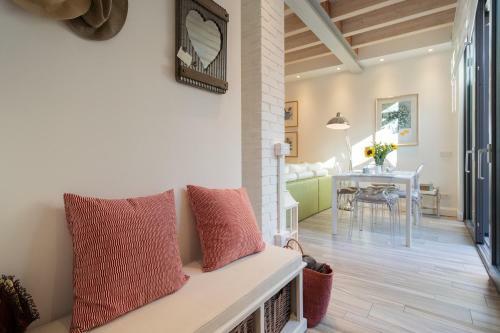 Apartamento White Suite With Private Terrace By Rentallcomo