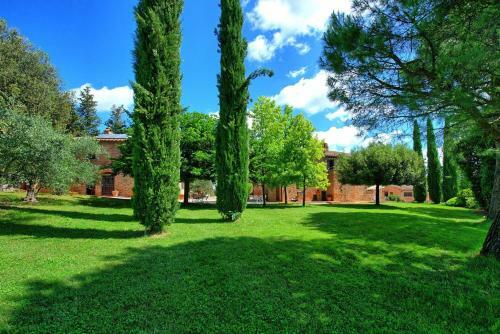 Montecchio Apartment Sleeps 6 With Pool And Air Con