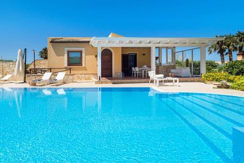 Cornino Villa Sleeps 6 Pool Air Con Wifi
